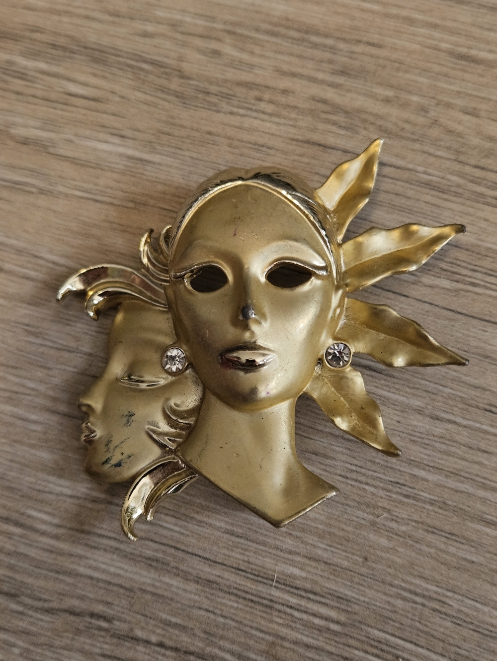 Vintage Gold-tone Brooch Stylized Female Faces With Rhinestones